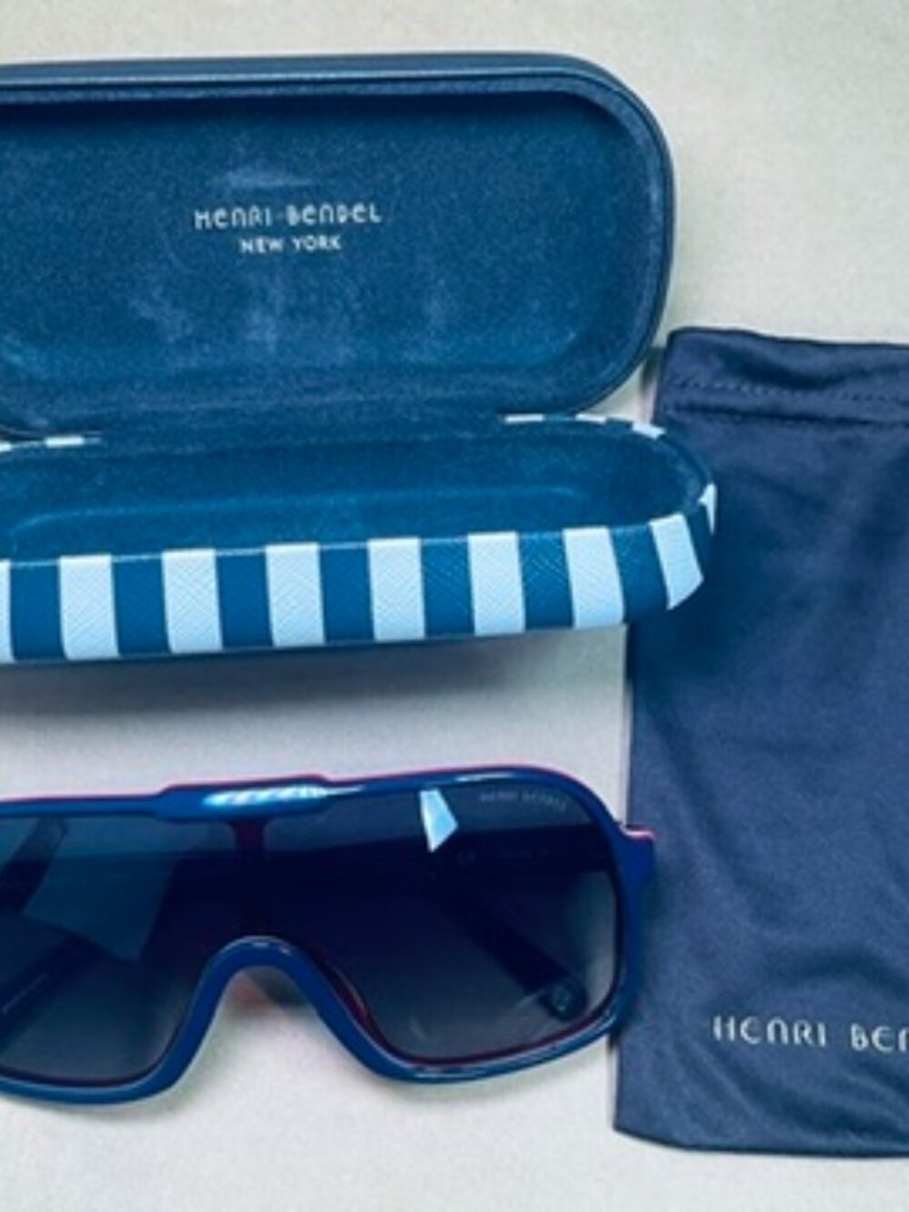 HENRI BENDEL Raegan Shield Sunglasses HB557S 428, Red Navy White | Full Set